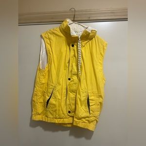 Beautiful Eddie Bauer Vest in yellow and white Sz M